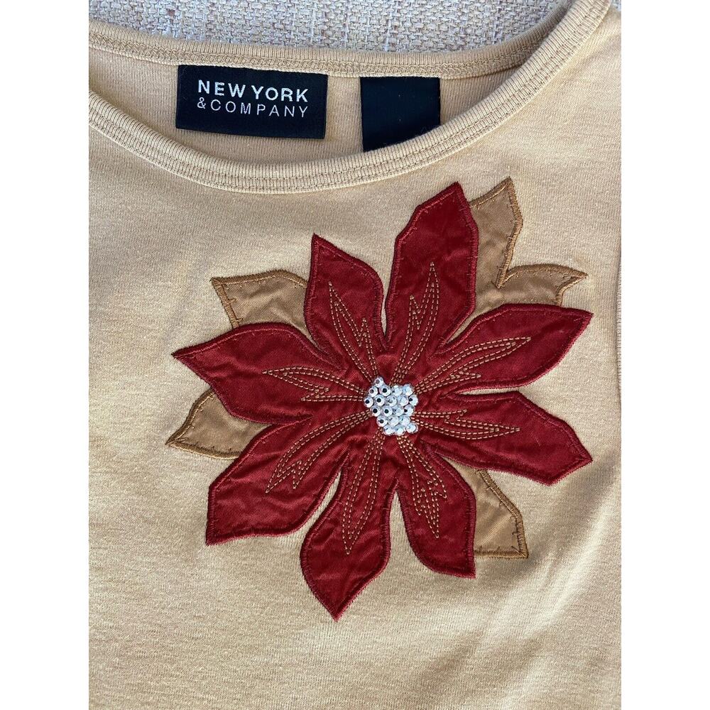 NY CO. Basic women's tank top, beautiful beige color with flower applique M - Picture 2 of 4